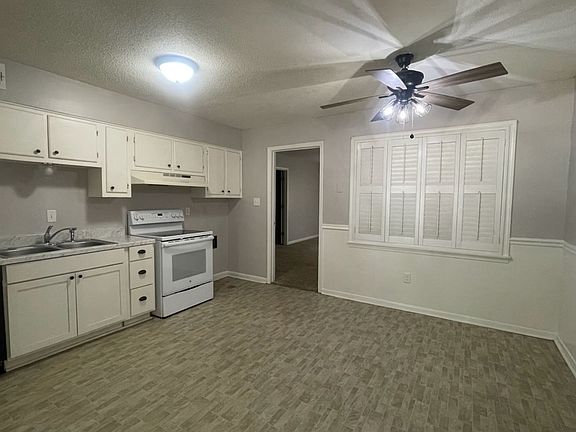 3rd image of 8067 Jamesbrook Dr