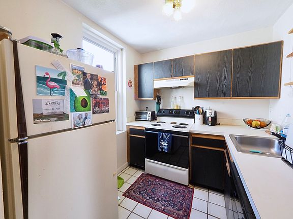 5th image of 1423 Commonwealth Ave APT 505