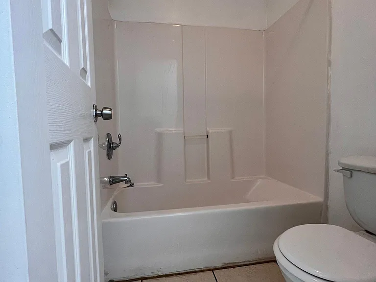 1809 Old Roman St #B — Photo 7