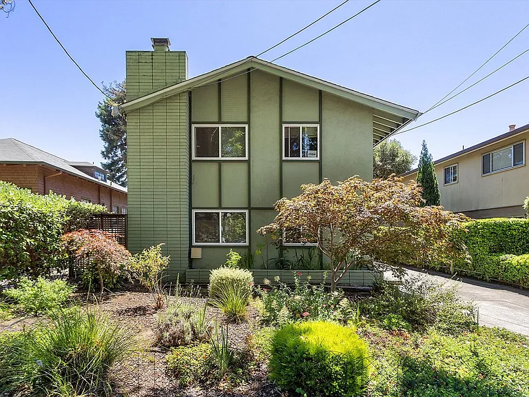 1504 Alameda Ave #D - 2 bedroom | 1 bathroom — Photo 1