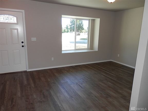 2nd image of 16426 Canal Ct SE