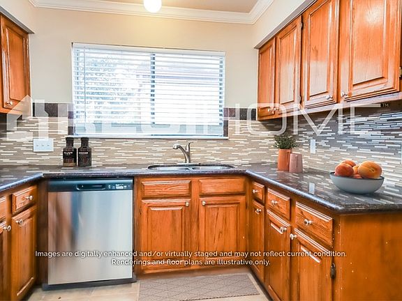 3rd image of 6330 Dellfern Dr