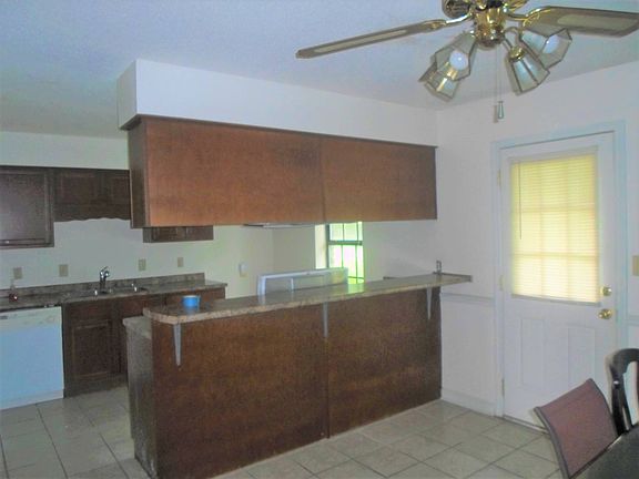 4th image of 481 E Brick Dr