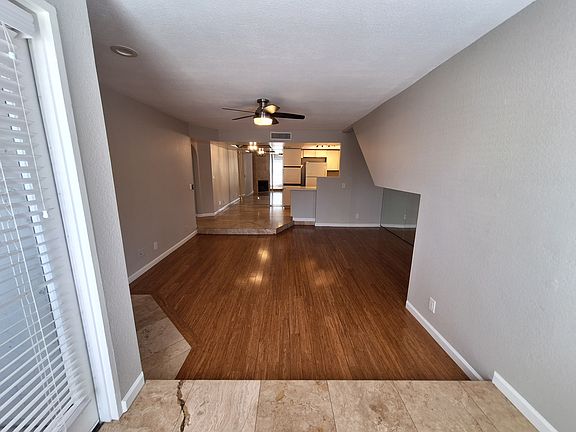 03-Entrance & Living Room_10112023