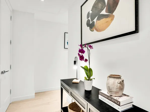 138 East 50th Street image 6 of 69