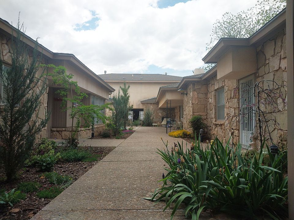 1st image of 1312 N Richardson Ave #7