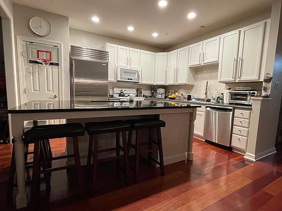 2nd image of 12405 Falconbridge Dr