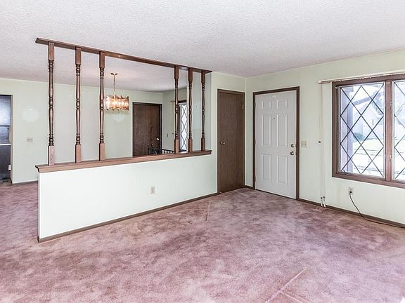 3rd image of 1129 Holly River Dr