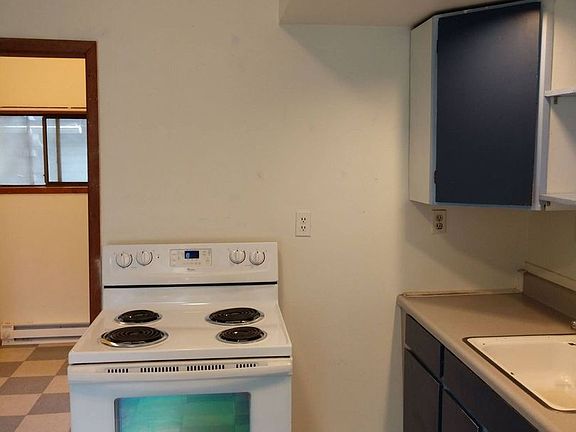 4th image of 423 Gladstone St
