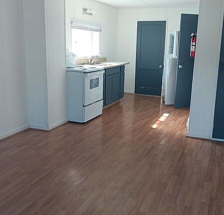 3rd image of 420 East Ave #1