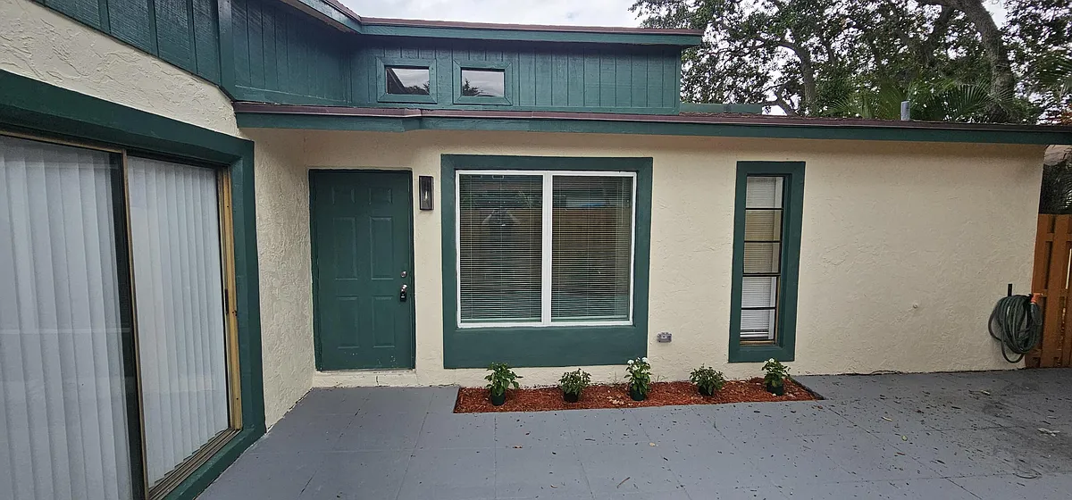 Building Photo - 1016 Manor Dr #5C