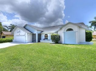 9666 Spring Ridge Cir, Estero, FL 33928
