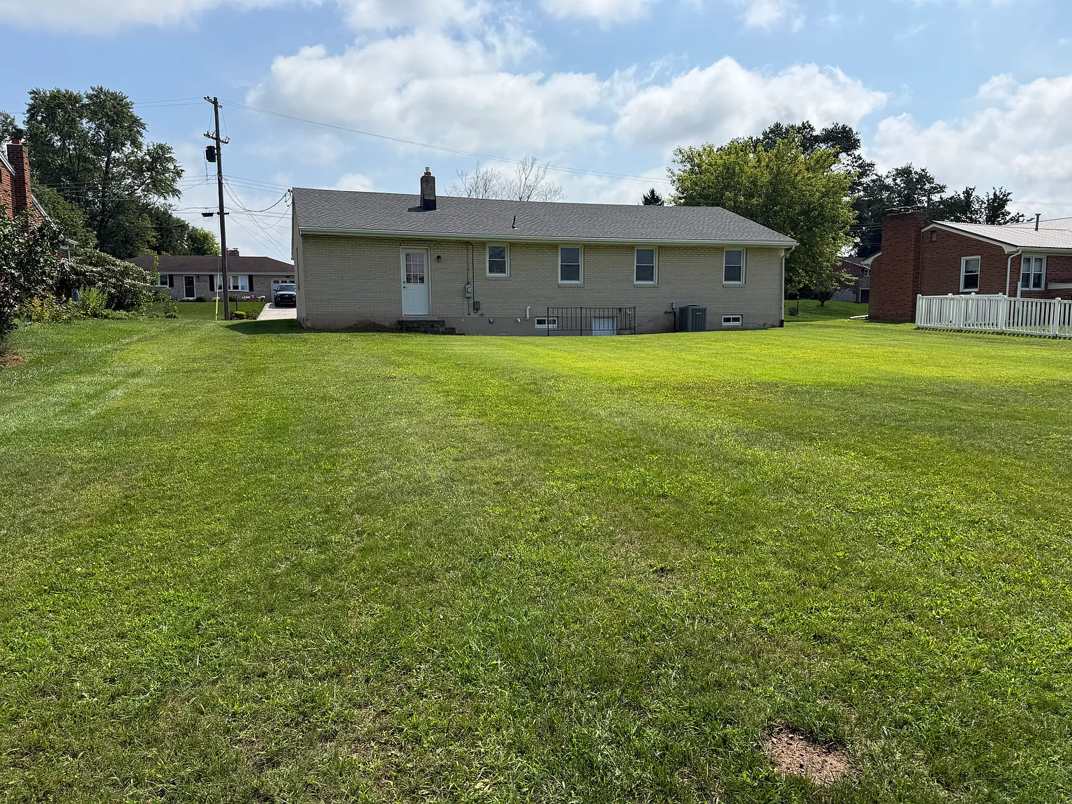 3 bed, 1680 sqft, $2,200 — Photo 2