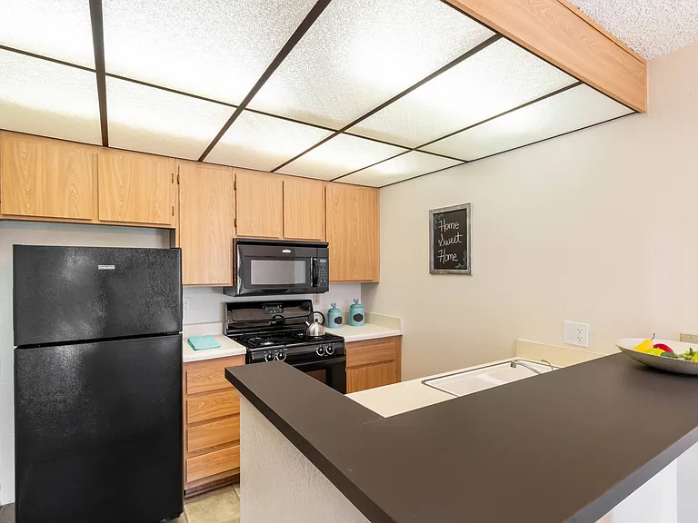 Chaparral Apartments — Photo 41