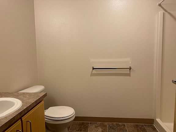3rd image of 739 Jackson St W APT 4