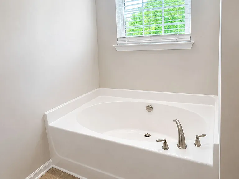 4424 Roundwood Ct — Photo 19