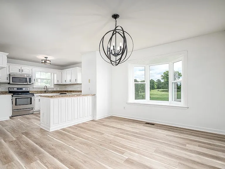 2718 Buckner Ln — Photo 9