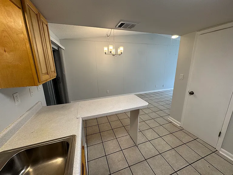 2600 21st St NW #5 — Photo 5