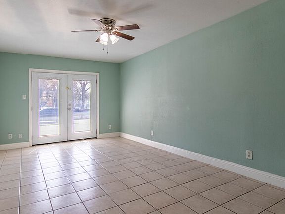 4th image of 301 Withers St APT 1203