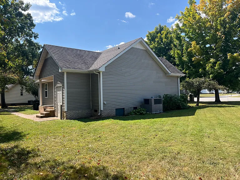 215 Derek Ct — Photo 20