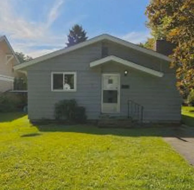 802 E Hastings Ave #D