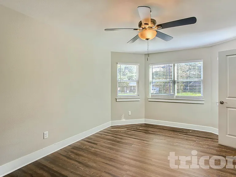 1723 Shaw St — Photo 7