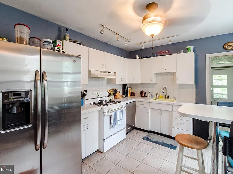 456 Lyceum Ave — Photo 9