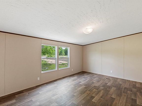 4th image of 125 Driftwood Ln