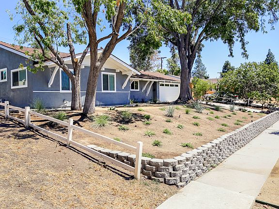 2nd image of 9650 Sophia Ave