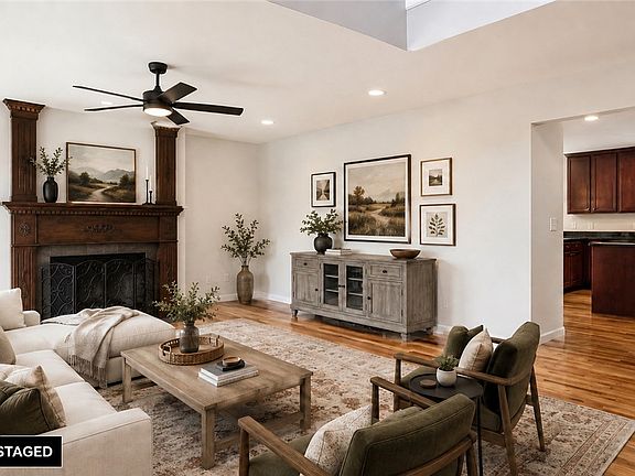3rd image of 520 Abberly Ln