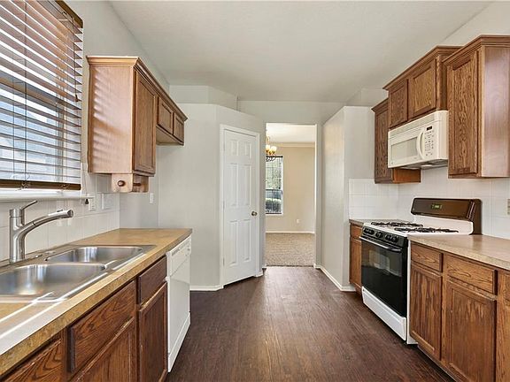 5th image of 4428 Arborwood Trl