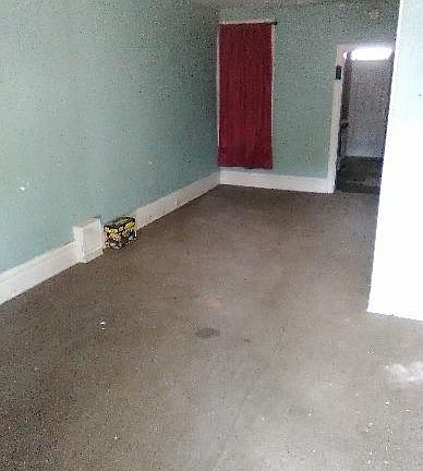2nd image of 1730 Elm St