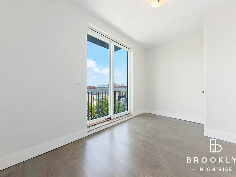 1692 Pacific St #3B — Photo 4