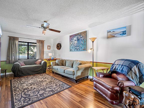 3rd image of 5321 Tennis Ln