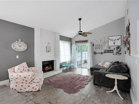 4th image of 1110 Bayshore Cir