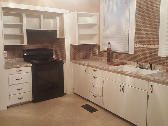 4th image of 453 Boulevard St