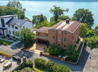 3061 Scenic Pl, Bronx, NY 10463