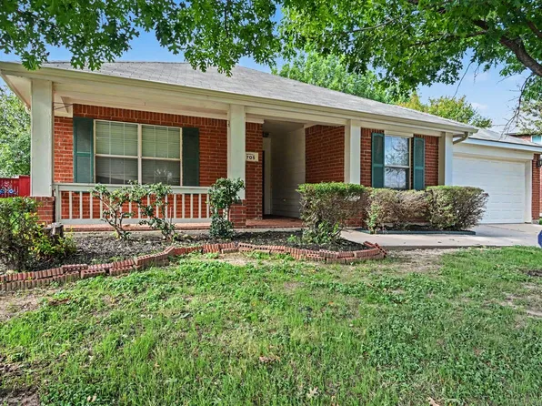 705 Fox Hunt Trl, Fort Worth, TX 76179