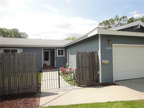 2nd image of 1428 Crawford Dr
