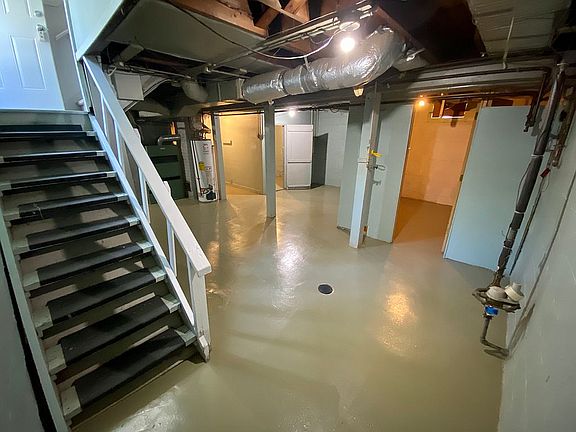 5th image of 1134 Milton St