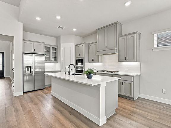 4th image of 16917 Leatherflower Blvd