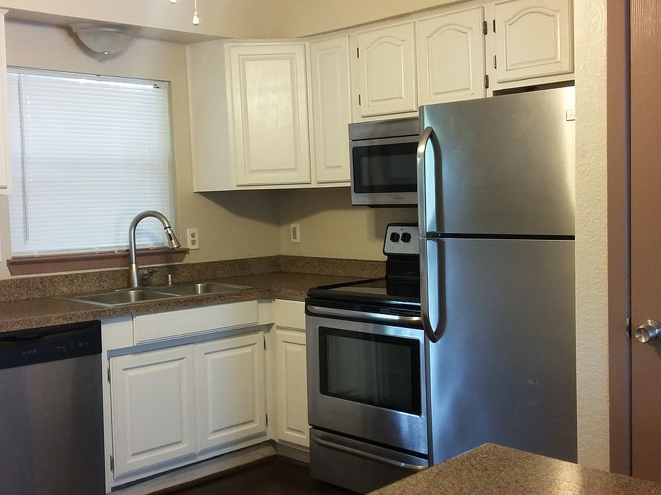 2nd image of 404 Stroud St
