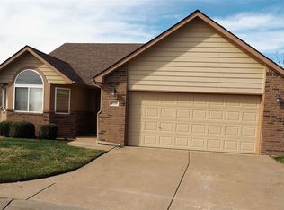 4530 N Barton Creek Ct, Wichita, KS 67226