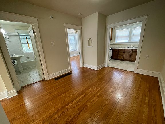 3rd image of 7351 Hoover Ave