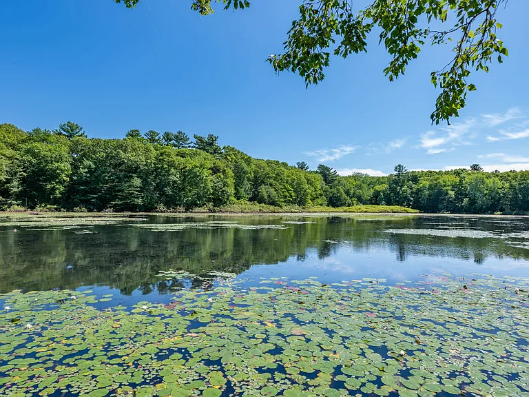 Less than 2 miles away from the scenic Pond Meadow Park.