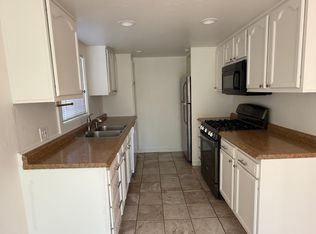 2474 Elden Ave APT A, Costa Mesa, CA 92627