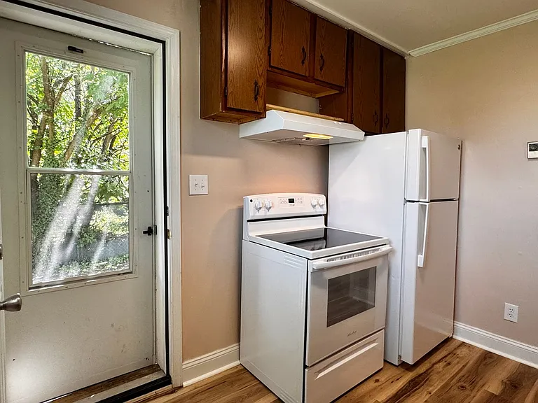 912 Forest St — Photo 38