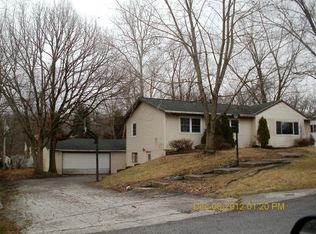 12105 Kingfisher Rd, Crown Point, IN 46307