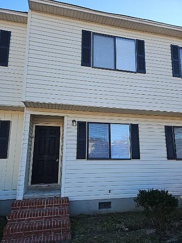 944 Glenn St Photo 1