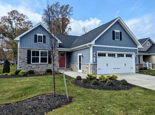 100 Eagle Cir, Amherst, OH 44001